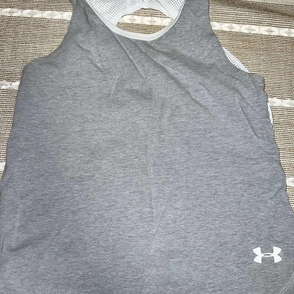 Youth medium girls underarmor workout shirts